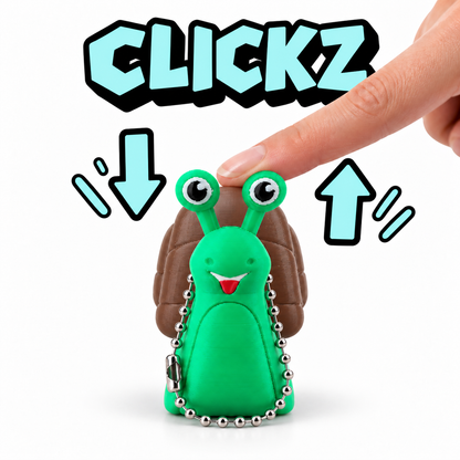 alt="Vinger drukt op het bruine huis van een groene Clickz slak met balletjesketting; pijlen tonen de op-en-neergaande beweging.
