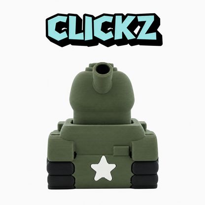 Groene speelgoedtank met witte ster van achteren