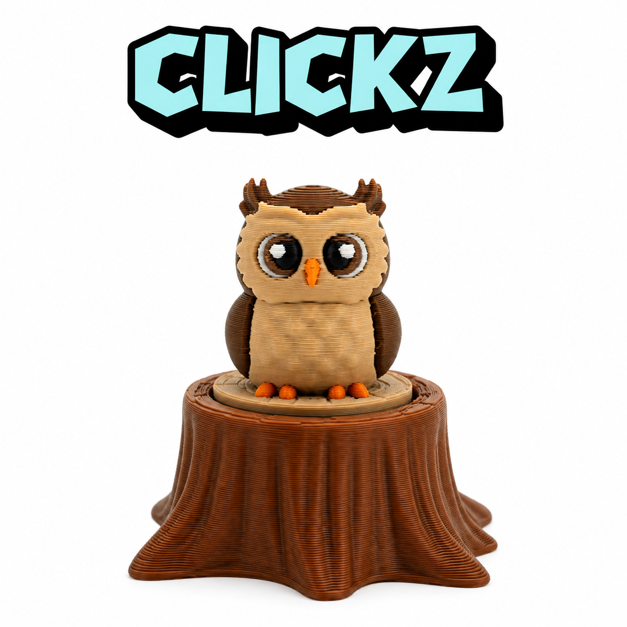 Bruine Clickz-uil met grote ogen op een boomstronk onder het Clickz-logo.